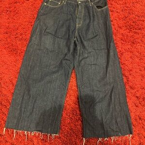 Levi's Dark Blue rib cage, pleated, Cropped Jeans